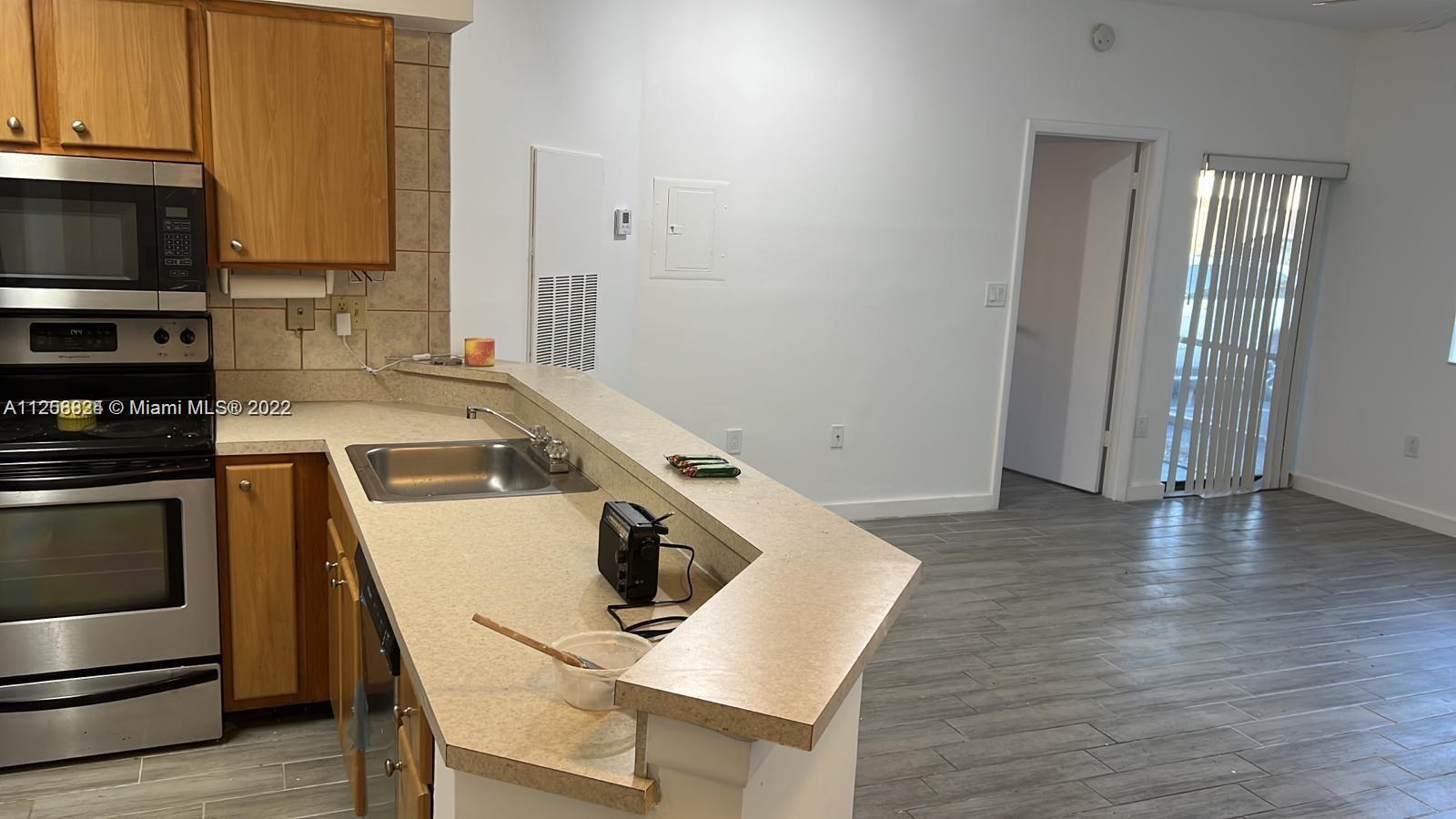 MARINA OAKS CONDO - Residential Lease