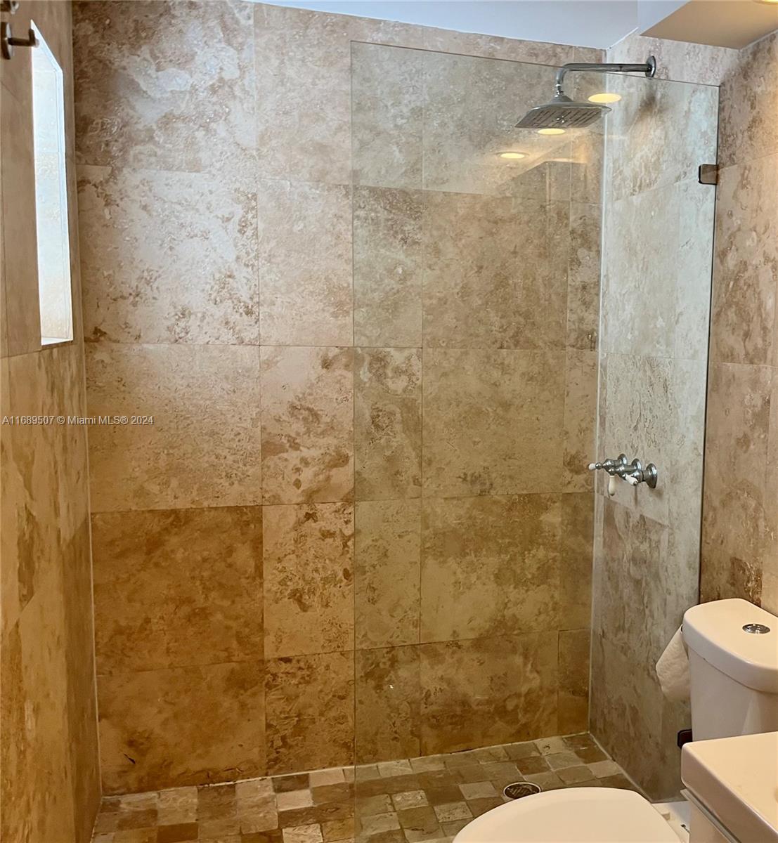 LINCOLN PLACE RESIDENCES - Residential Lease