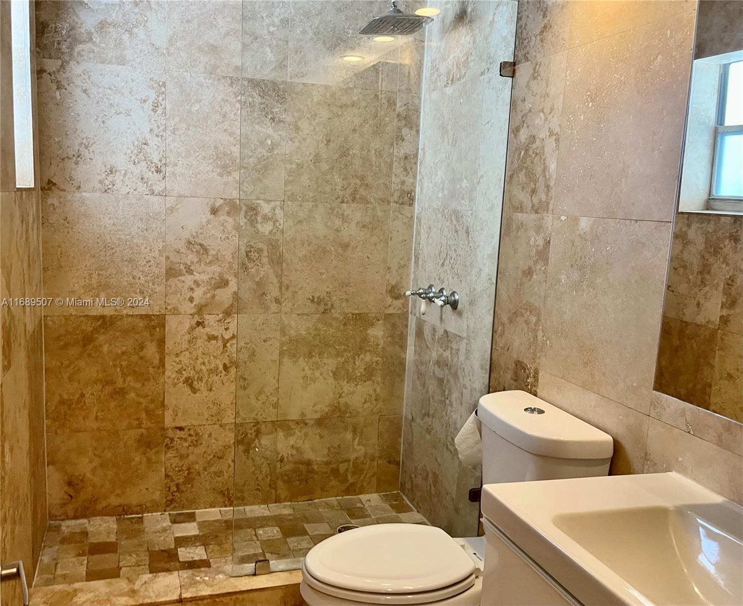 LINCOLN PLACE RESIDENCES - Residential Lease