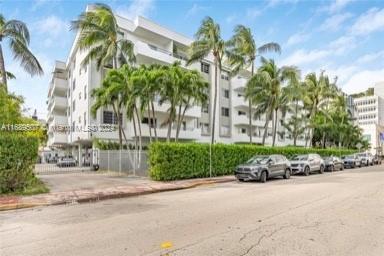 LINCOLN PLACE RESIDENCES - Residential Lease