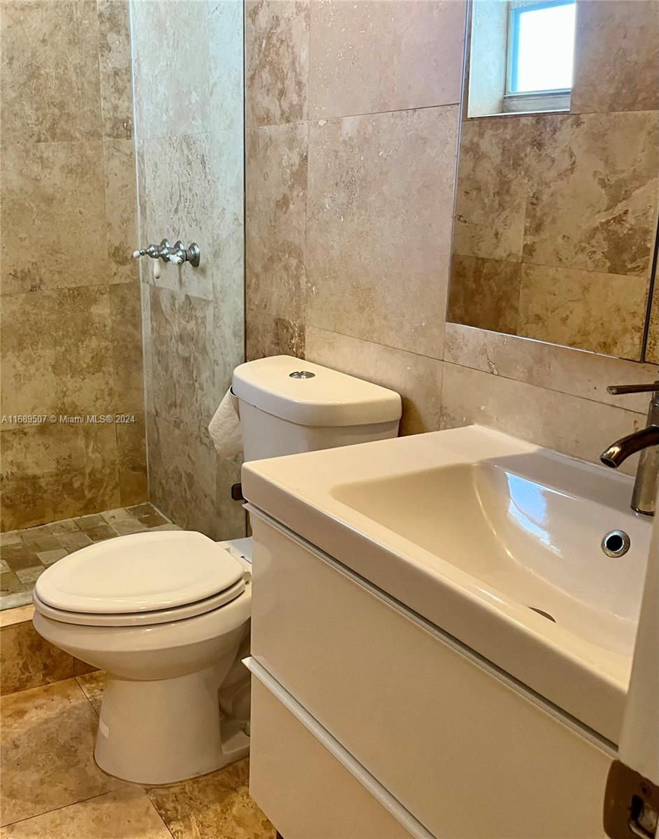 LINCOLN PLACE RESIDENCES - Residential Lease