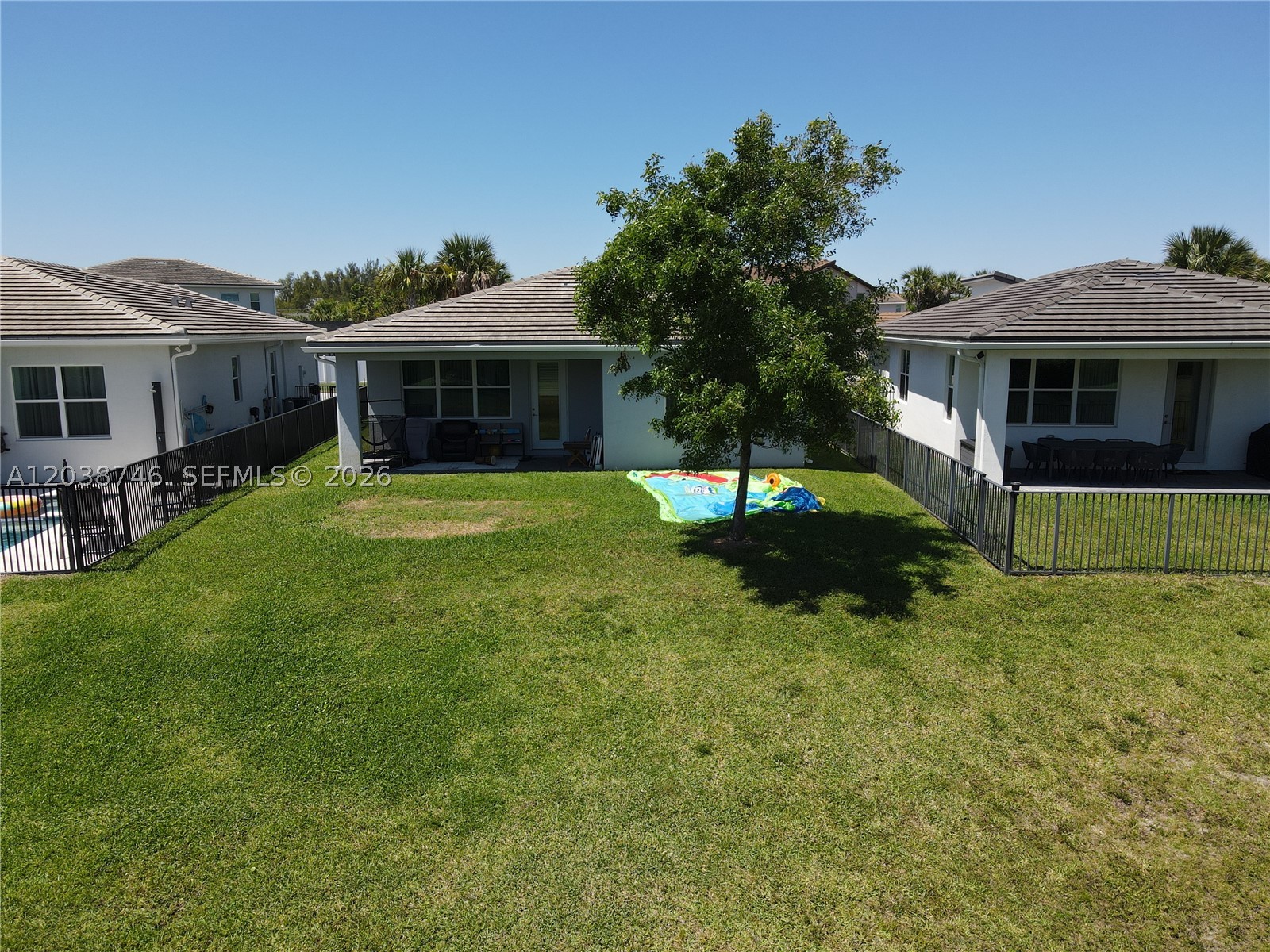 CRYSTAL LAKE 1ST SEC - Residential