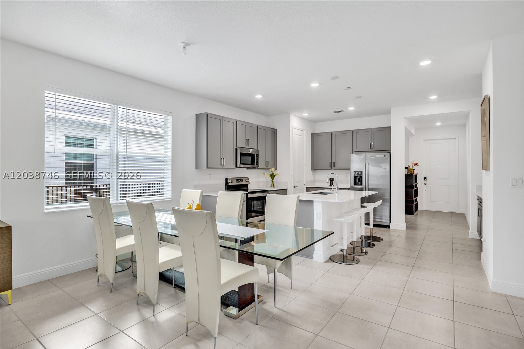 CRYSTAL LAKE 1ST SEC - Residential