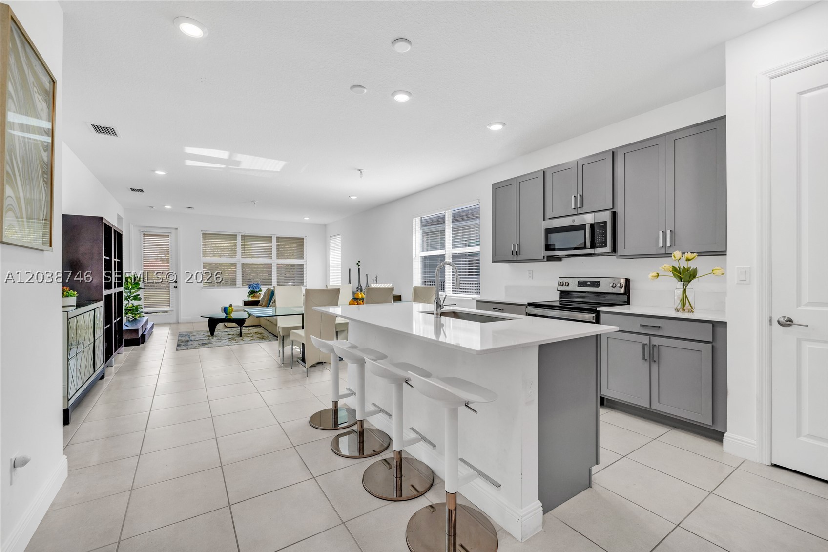 CRYSTAL LAKE 1ST SEC - Residential