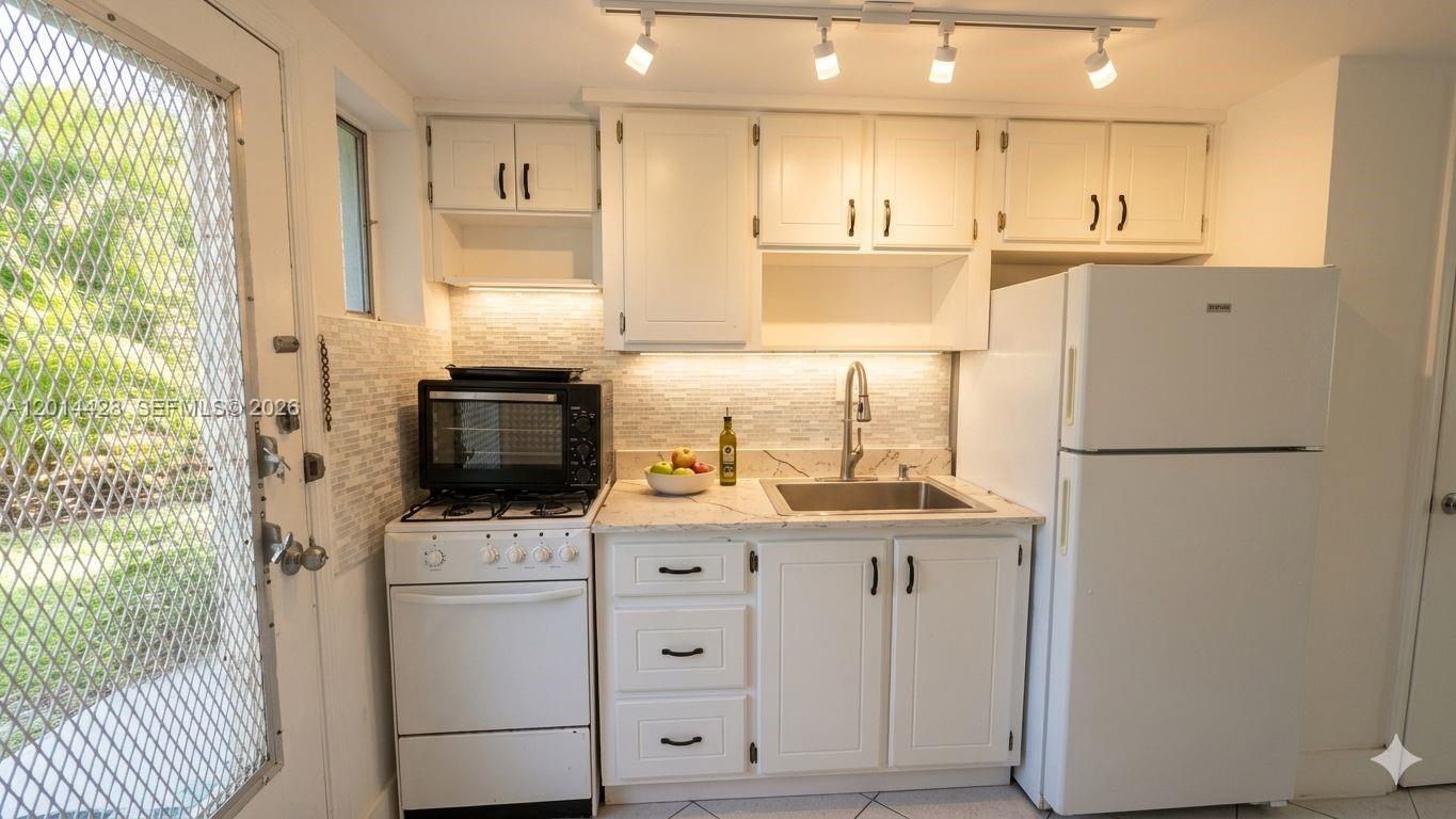 BROADWATER BEACH ARMS I C - Residential