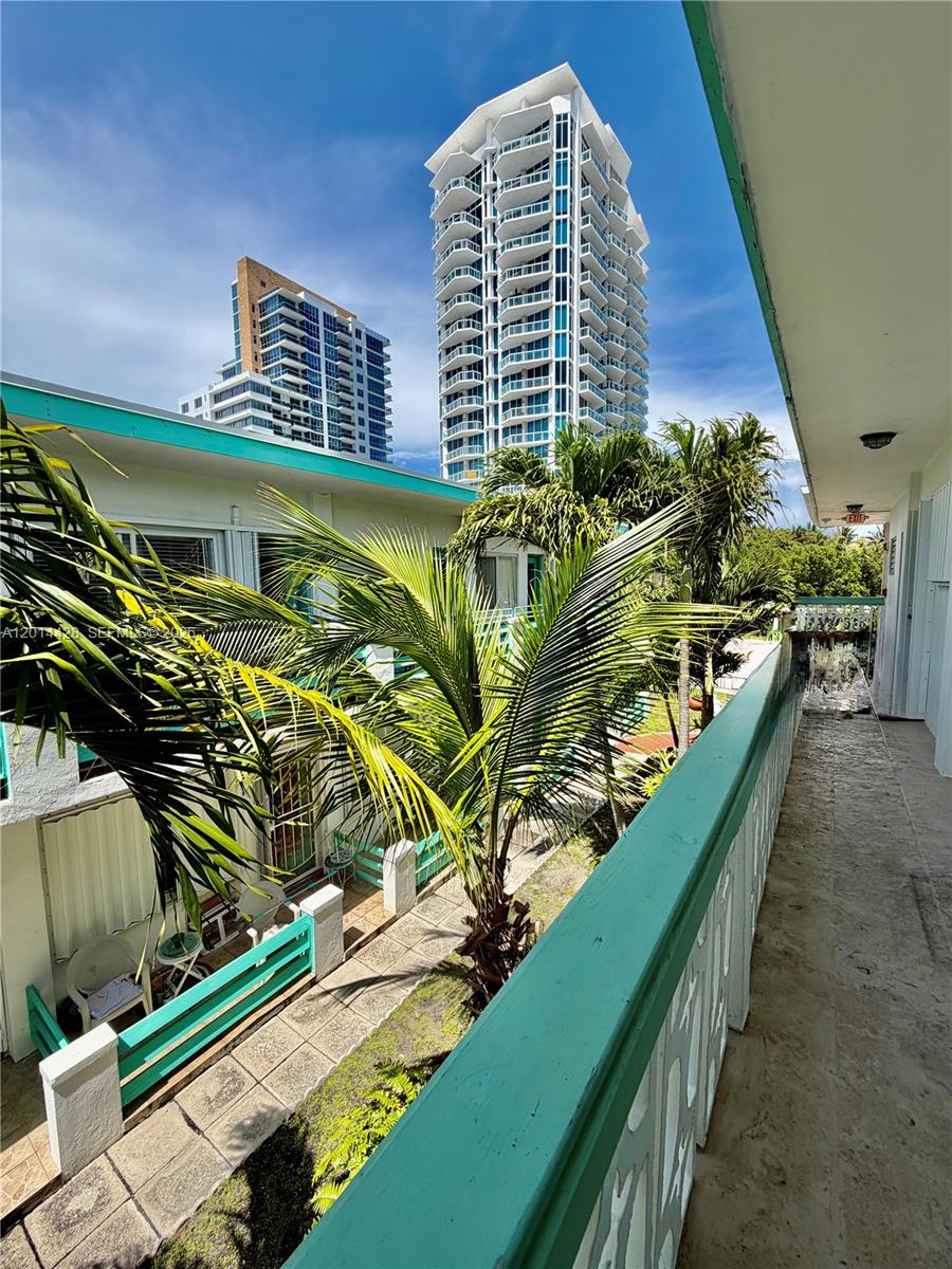 BROADWATER BEACH ARMS I C - Residential