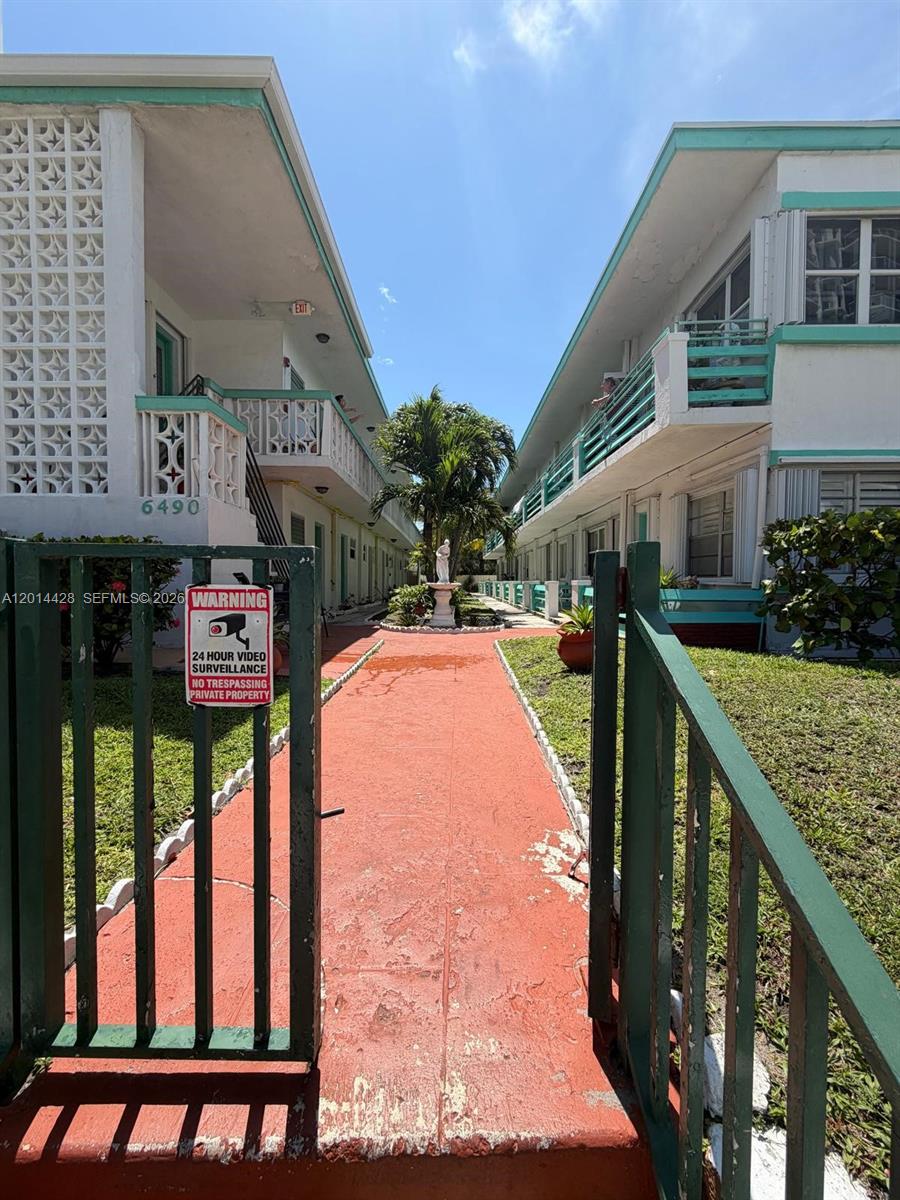BROADWATER BEACH ARMS I C - Residential