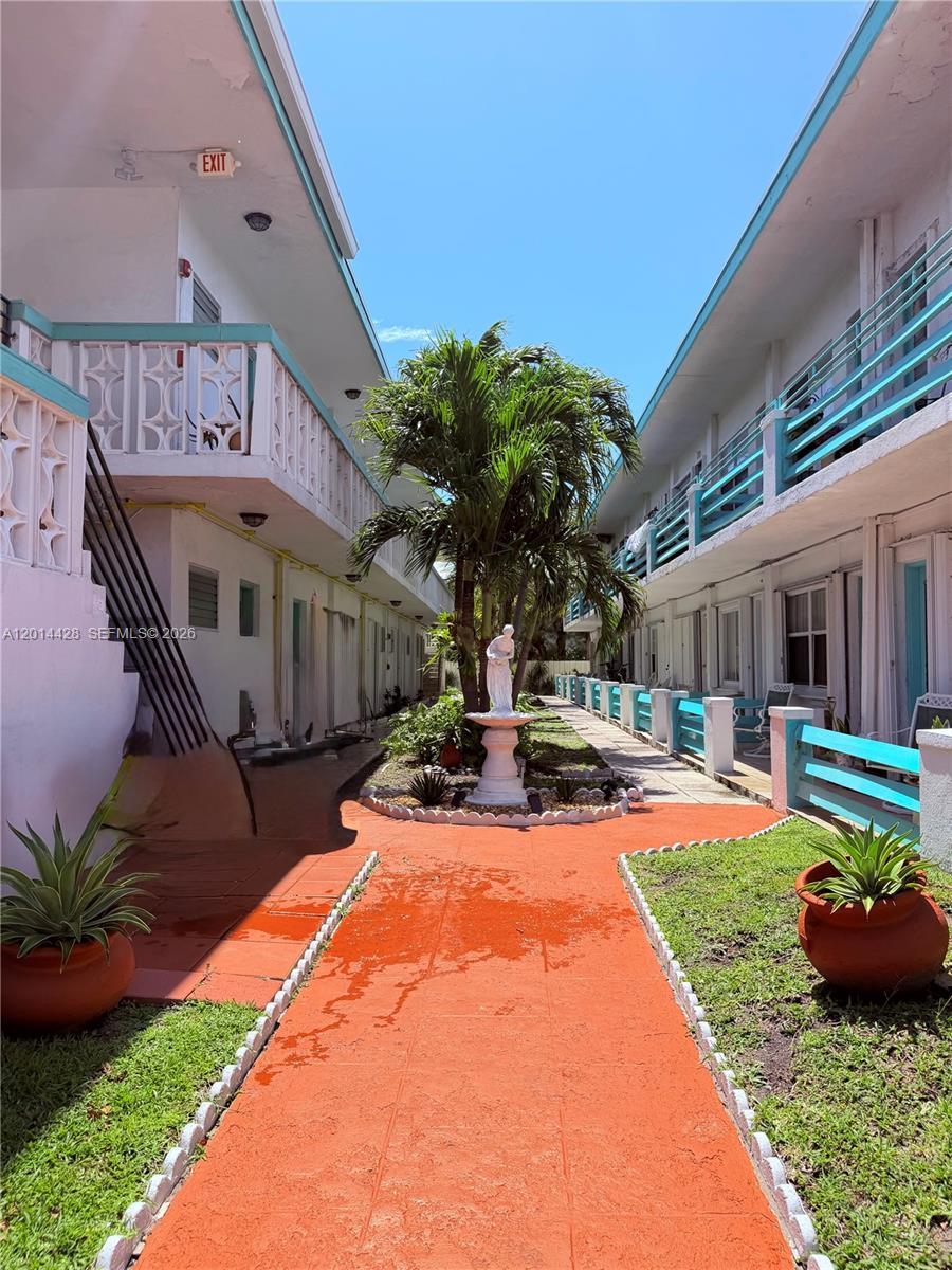 BROADWATER BEACH ARMS I C - Residential