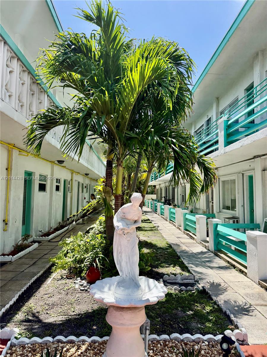 BROADWATER BEACH ARMS I C - Residential