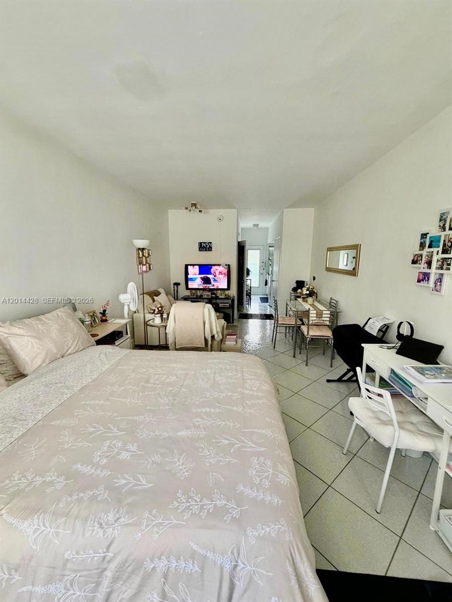 BROADWATER BEACH ARMS I C - Residential