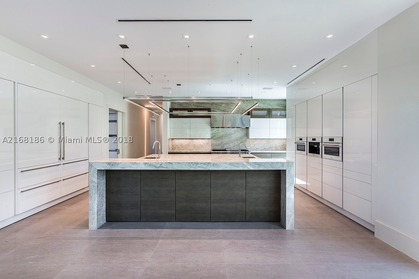 HELMS COUNTRY ESTS ADDN - Residential