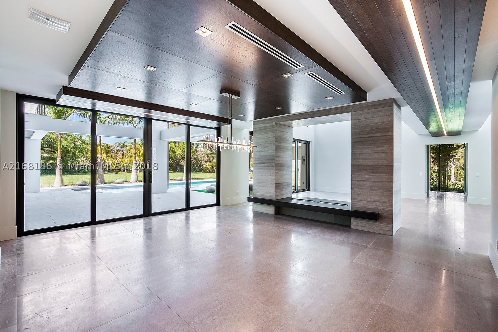 HELMS COUNTRY ESTS ADDN - Residential