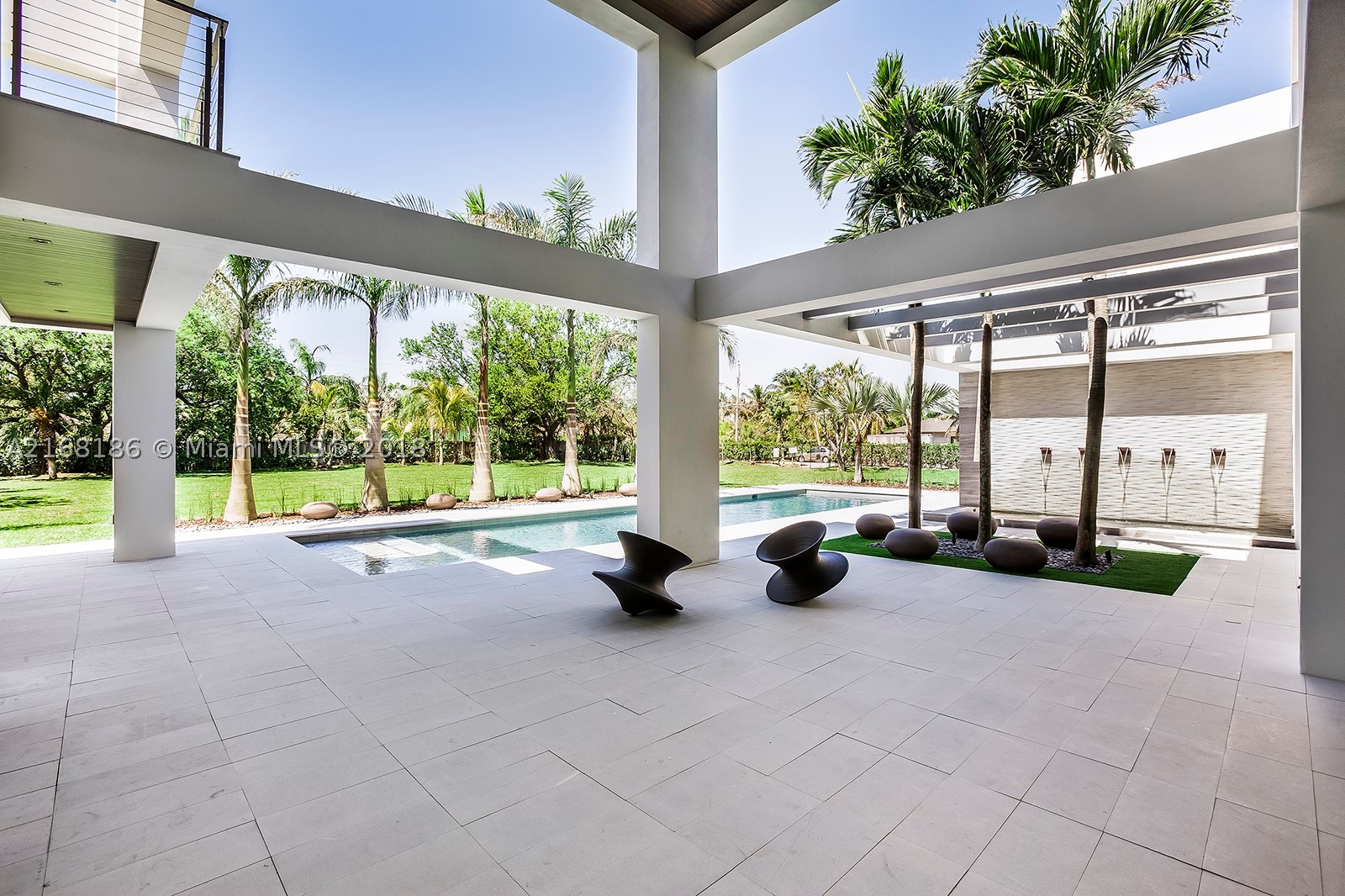 HELMS COUNTRY ESTS ADDN - Residential