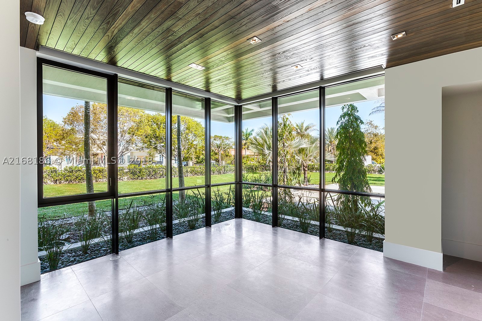 HELMS COUNTRY ESTS ADDN - Residential
