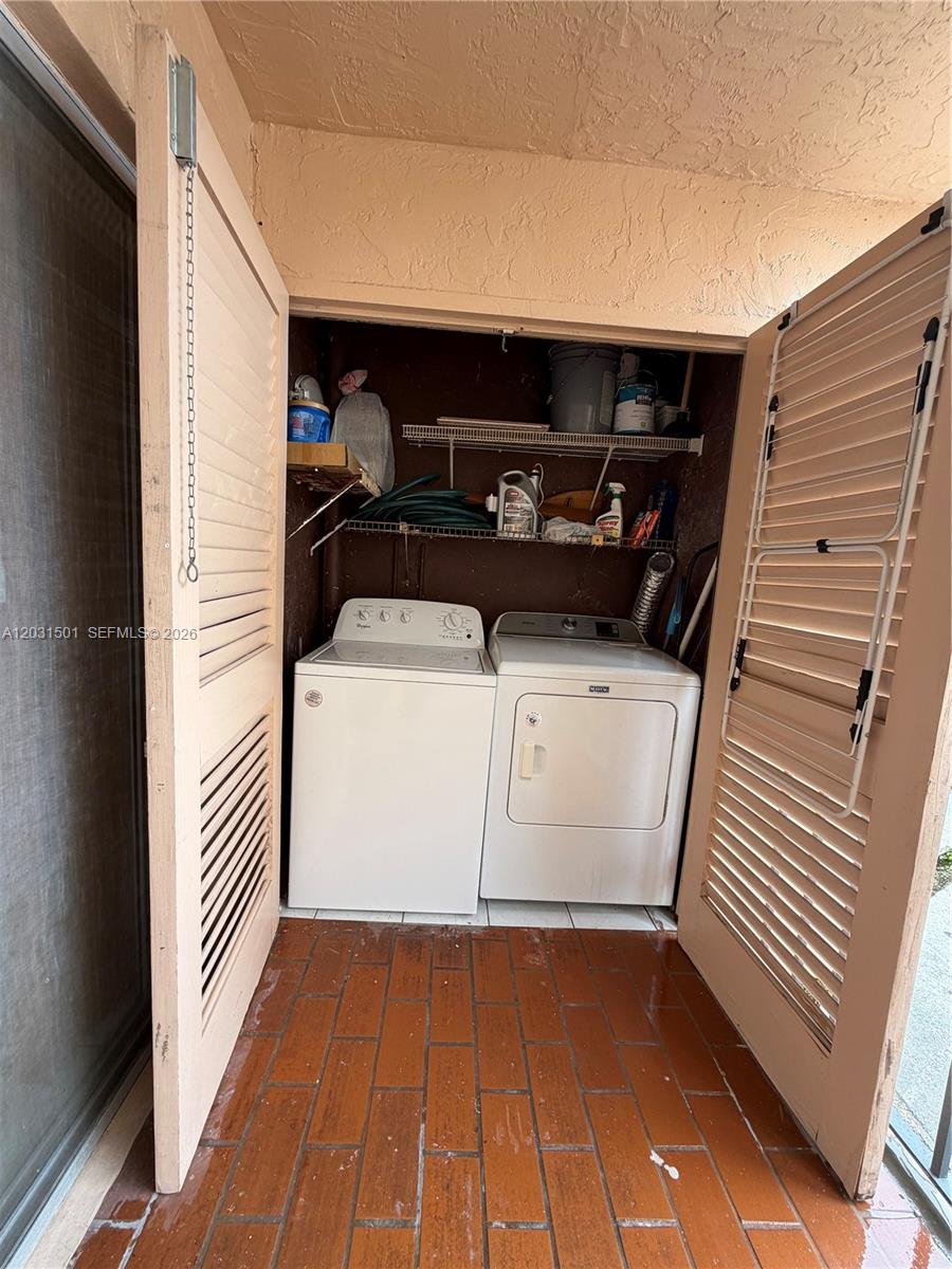 RAMBLEWOOD CONDO B - Residential Lease