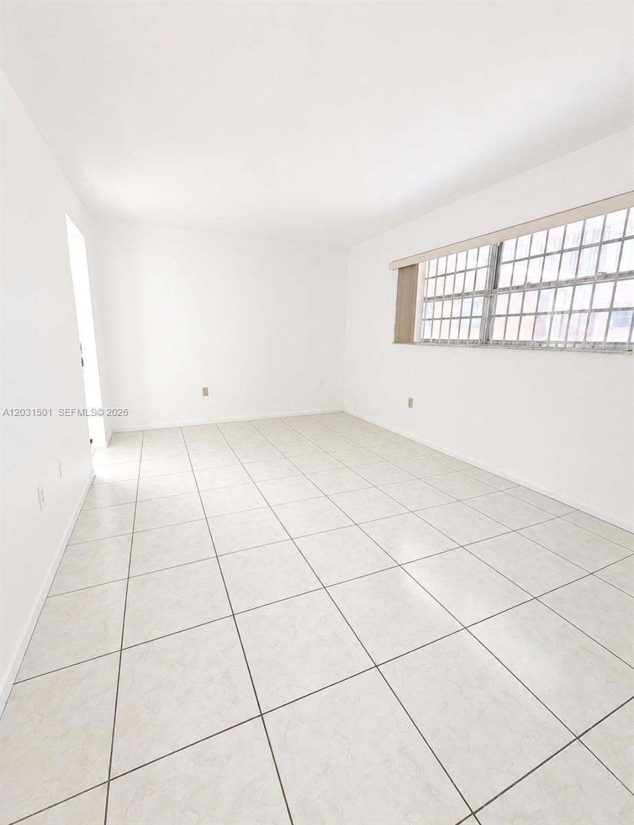 RAMBLEWOOD CONDO B - Residential Lease