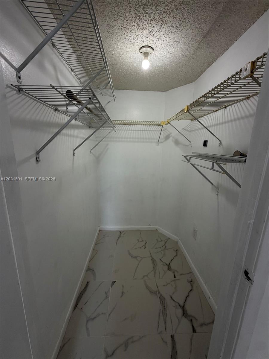 RAMBLEWOOD CONDO B - Residential Lease