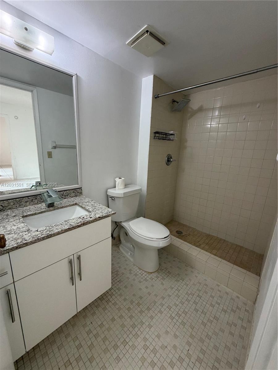 RAMBLEWOOD CONDO B - Residential Lease