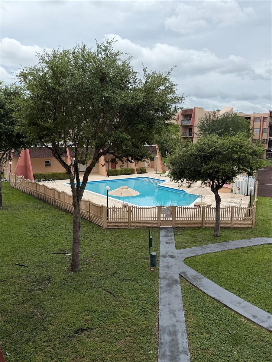 RAMBLEWOOD CONDO B - Residential Lease