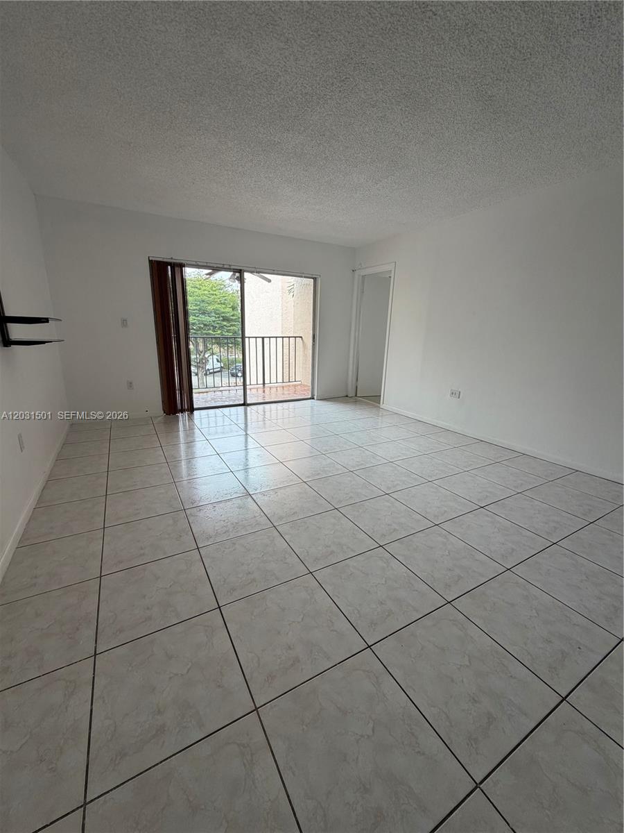 RAMBLEWOOD CONDO B - Residential Lease
