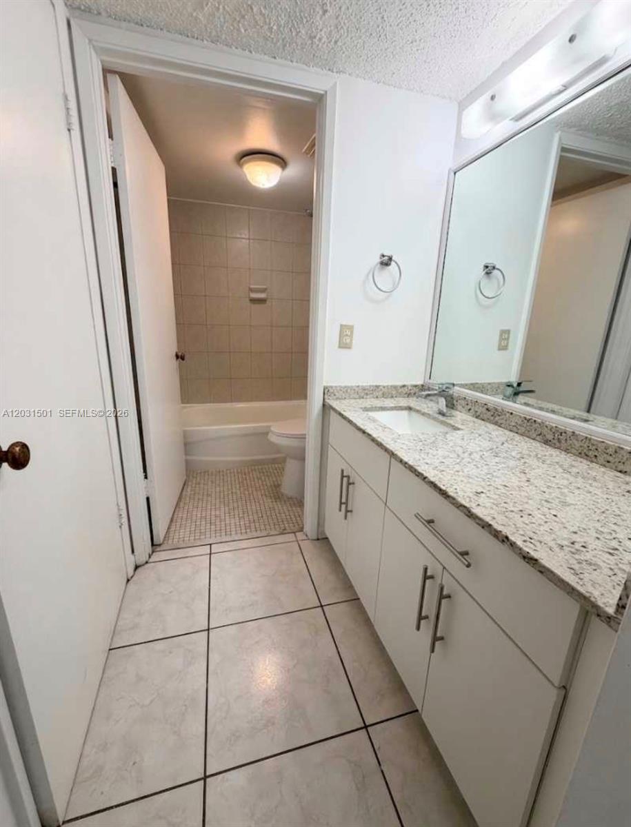 RAMBLEWOOD CONDO B - Residential Lease