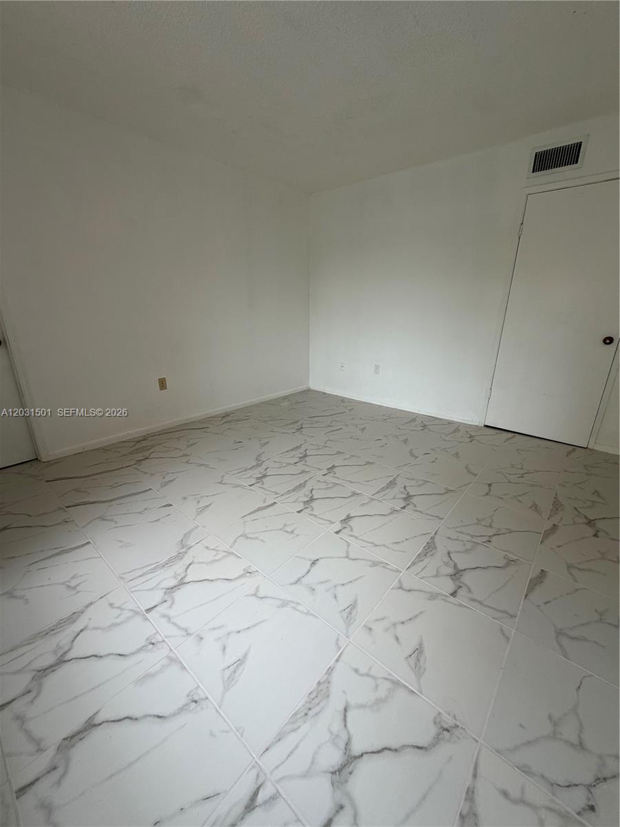 RAMBLEWOOD CONDO B - Residential Lease