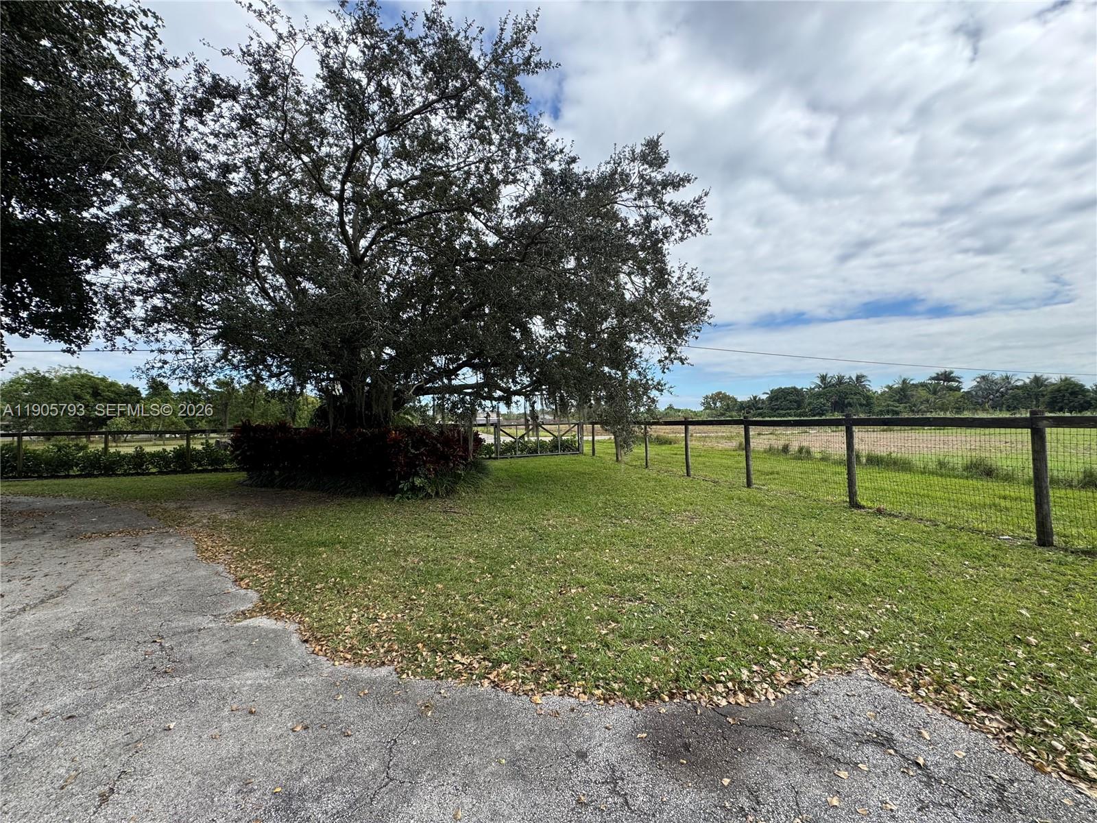 REDLANDS - Residential