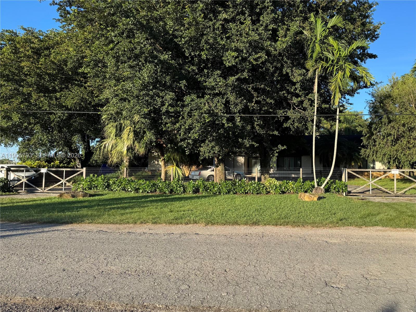 REDLANDS - Residential