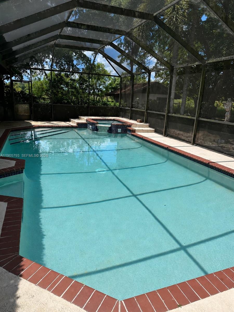 REDLANDS - Residential