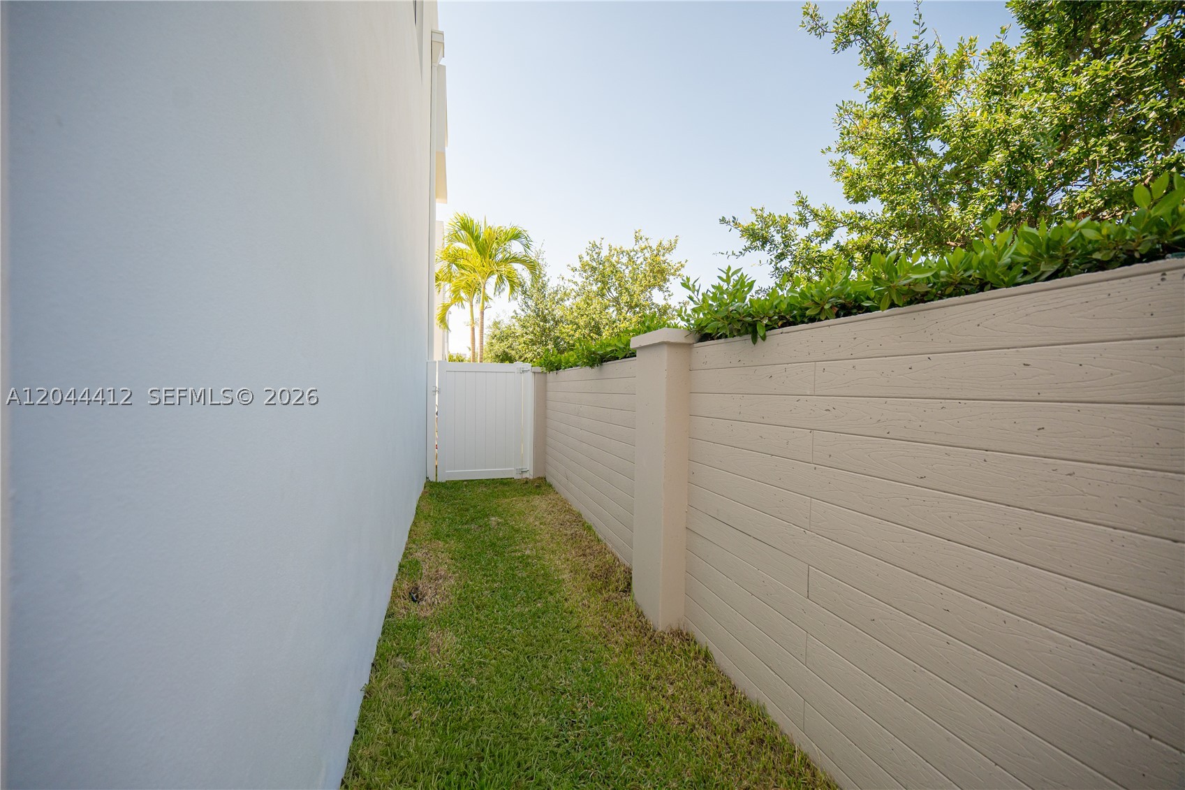 DORAL PALMS SOUTH - Residential