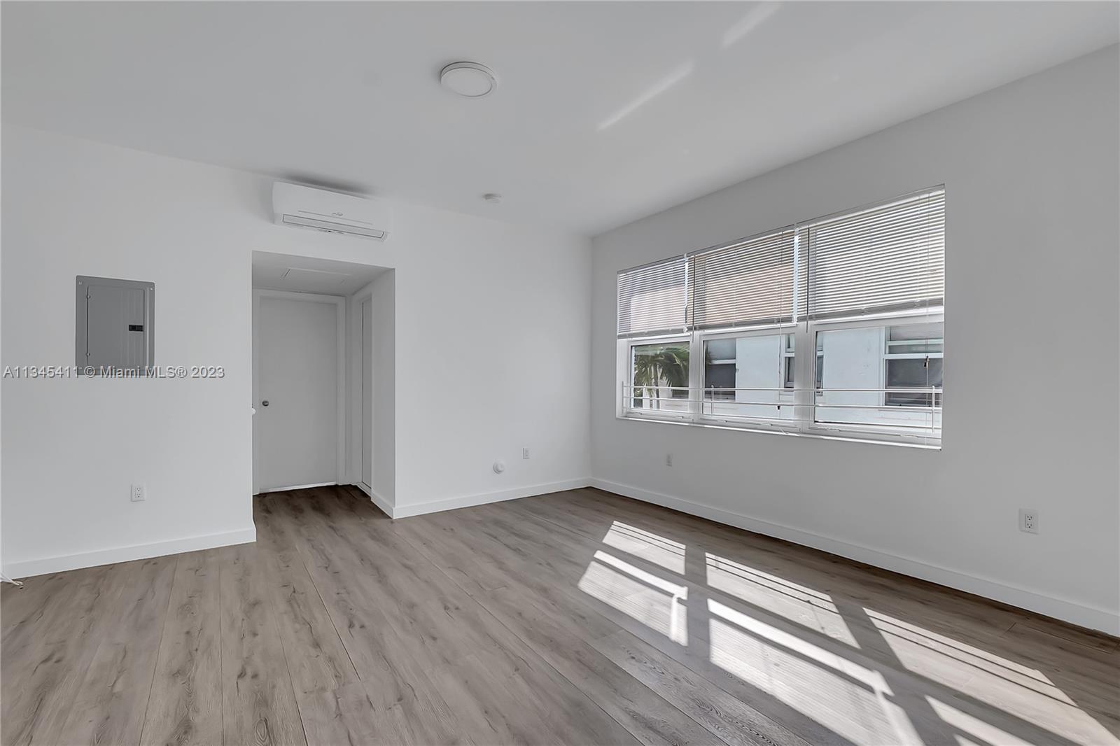 LAWRENCE ESTATE LAND CO - Residential Lease
