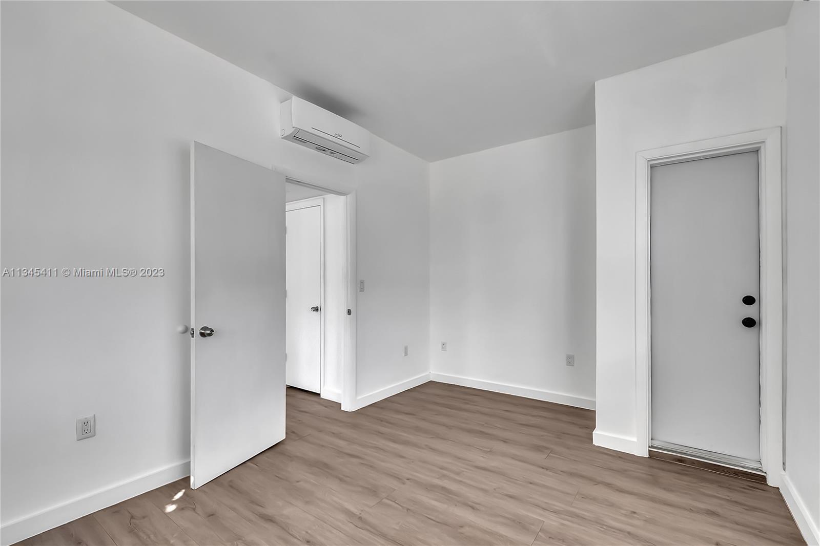 LAWRENCE ESTATE LAND CO - Residential Lease