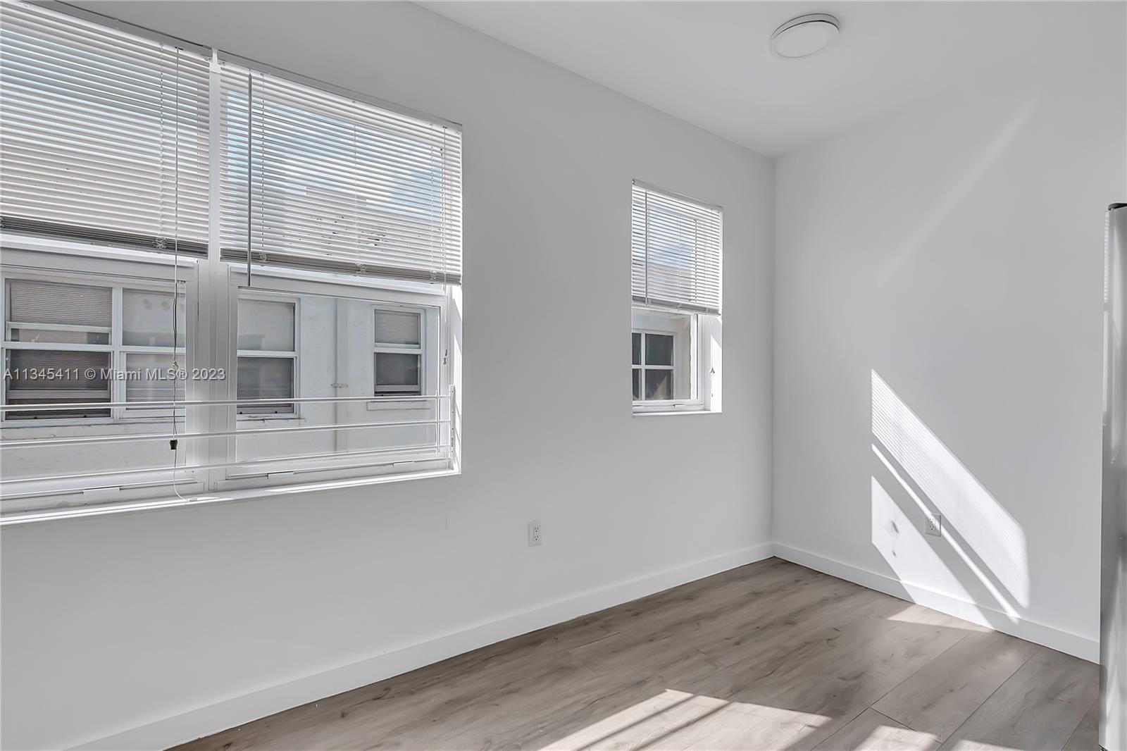 LAWRENCE ESTATE LAND CO - Residential Lease
