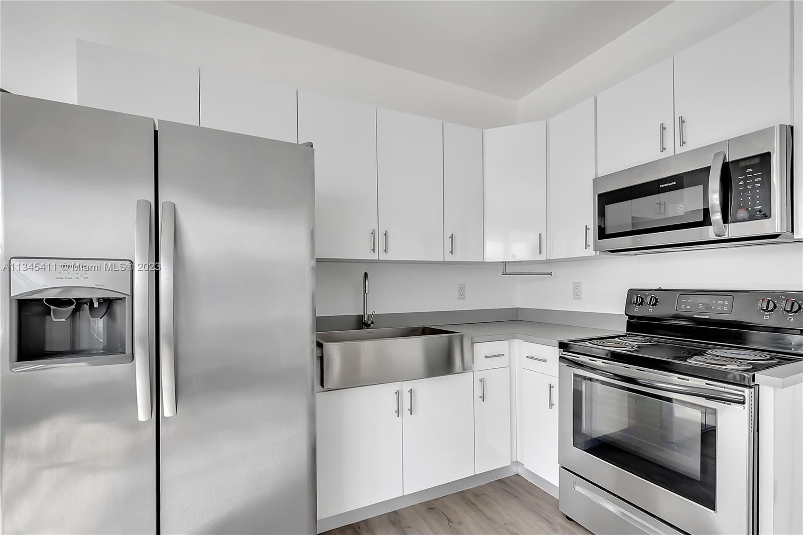 LAWRENCE ESTATE LAND CO - Residential Lease