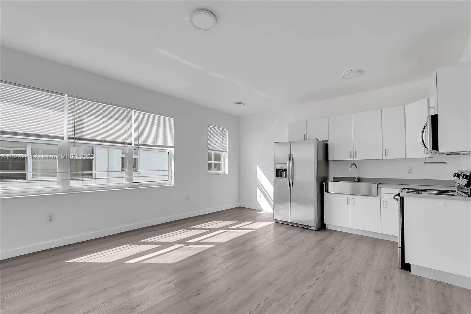 LAWRENCE ESTATE LAND CO - Residential Lease