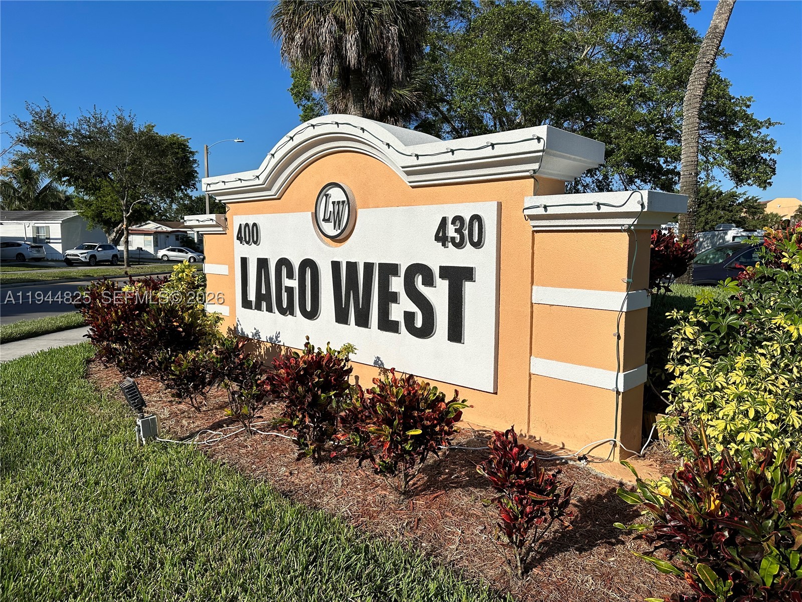 LAGO WEST CONDOMINIUM - Residential