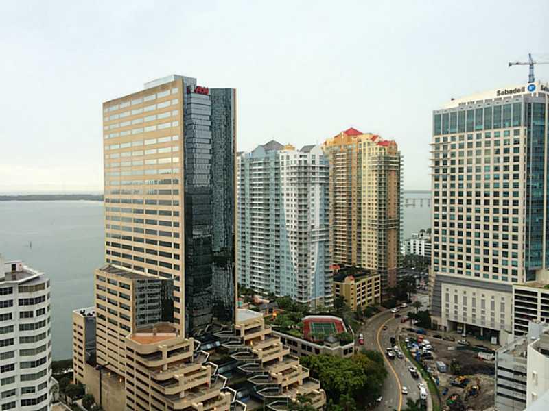 THE PLAZA 901 BRICKELL CO - Residential Lease