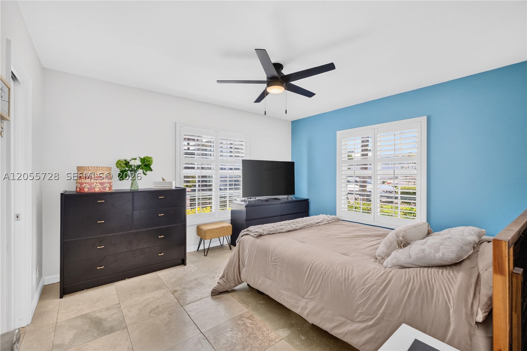 IMPERIAL POINT COLONNADES - Residential