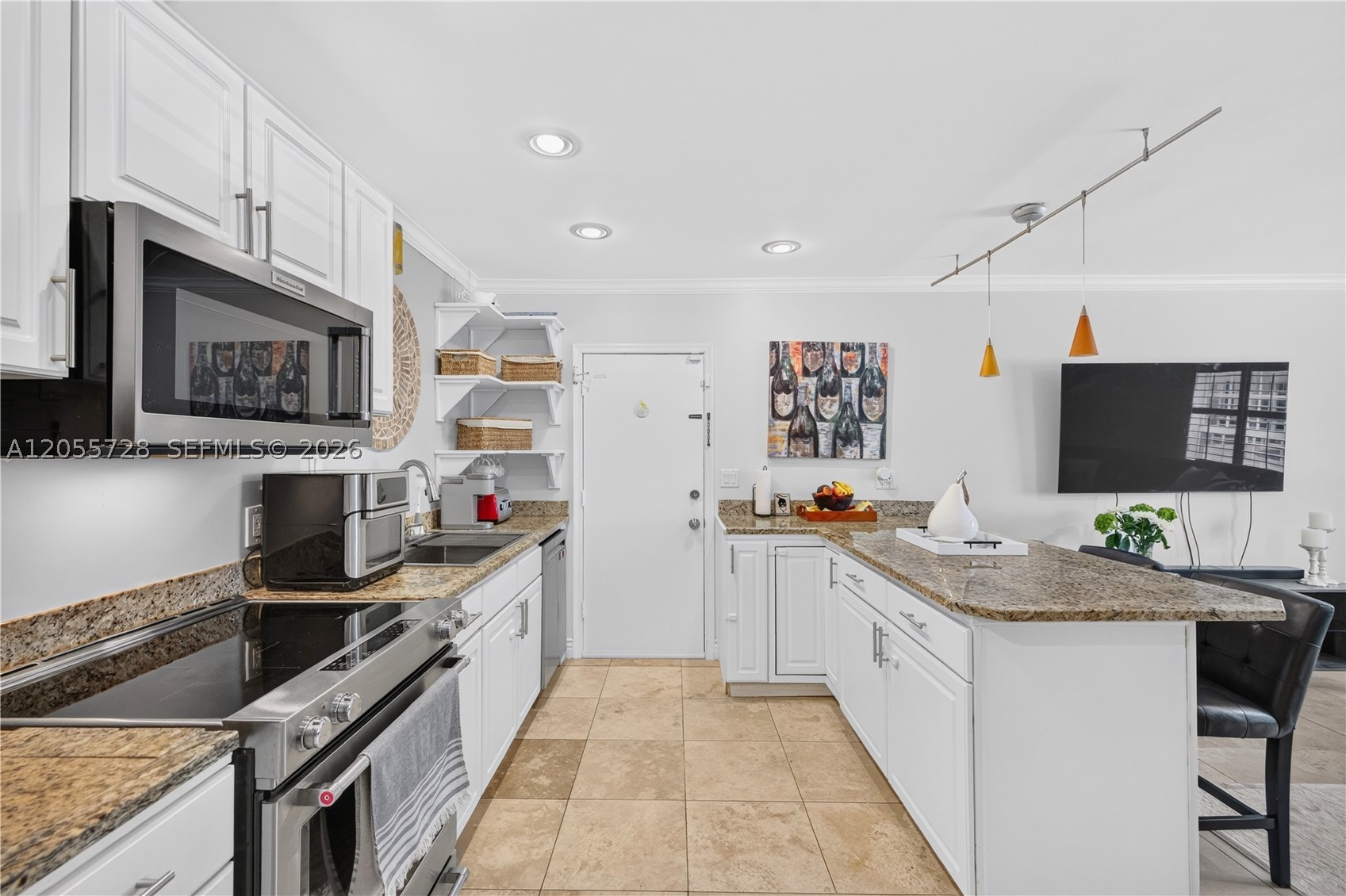 IMPERIAL POINT COLONNADES - Residential