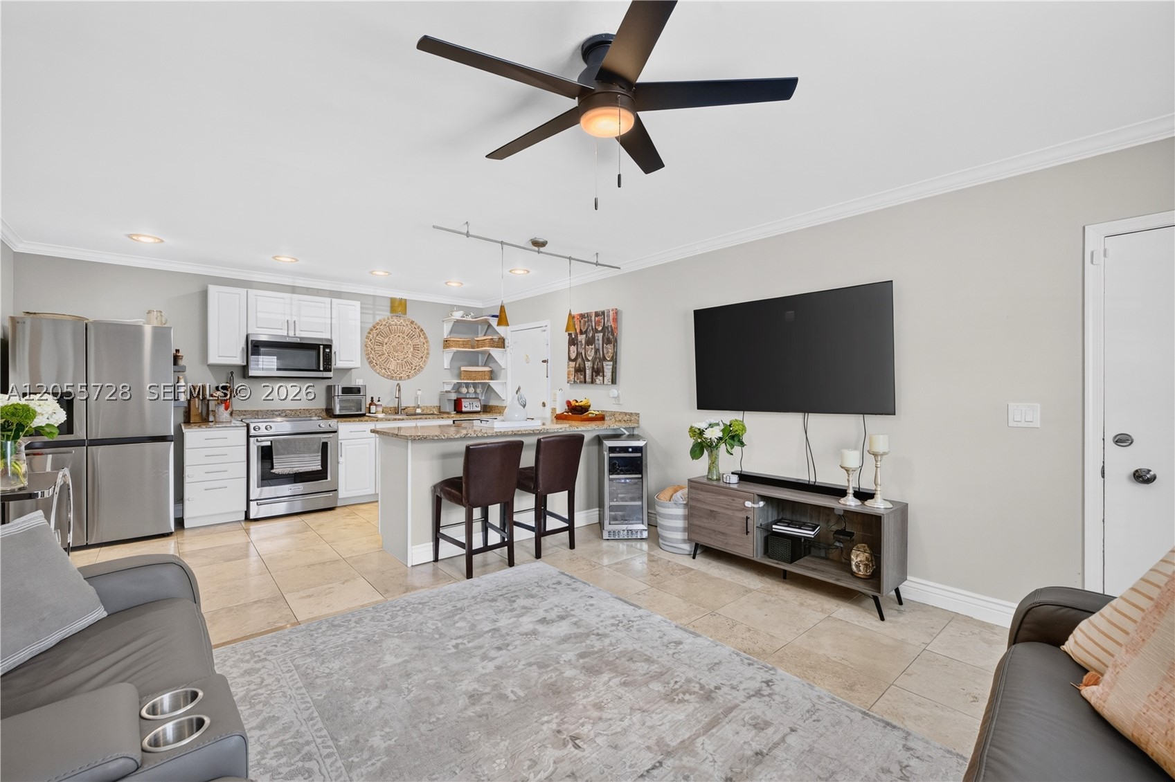 IMPERIAL POINT COLONNADES - Residential