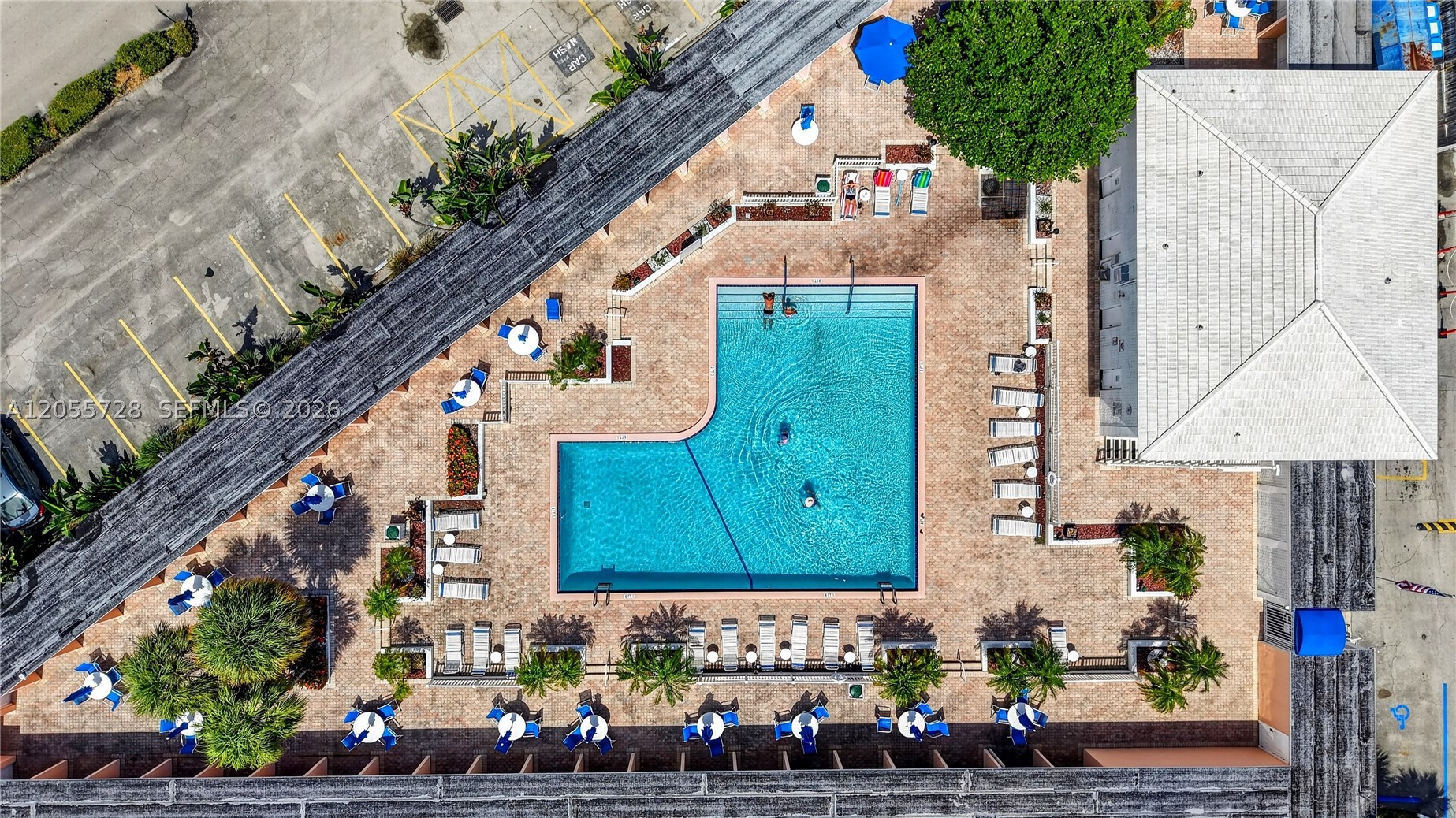 IMPERIAL POINT COLONNADES - Residential