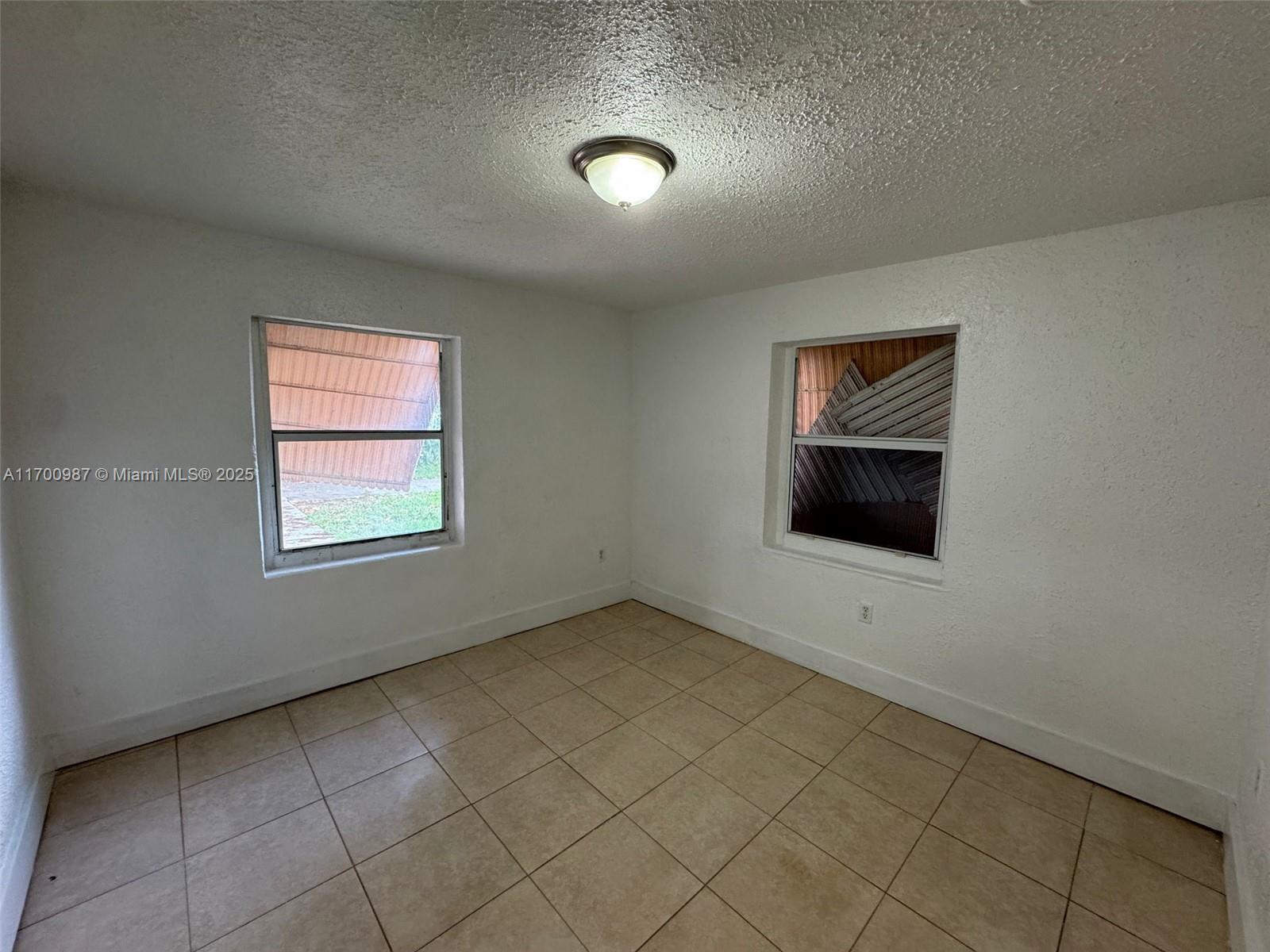 COMM LIBERTY CITY - Residential Lease