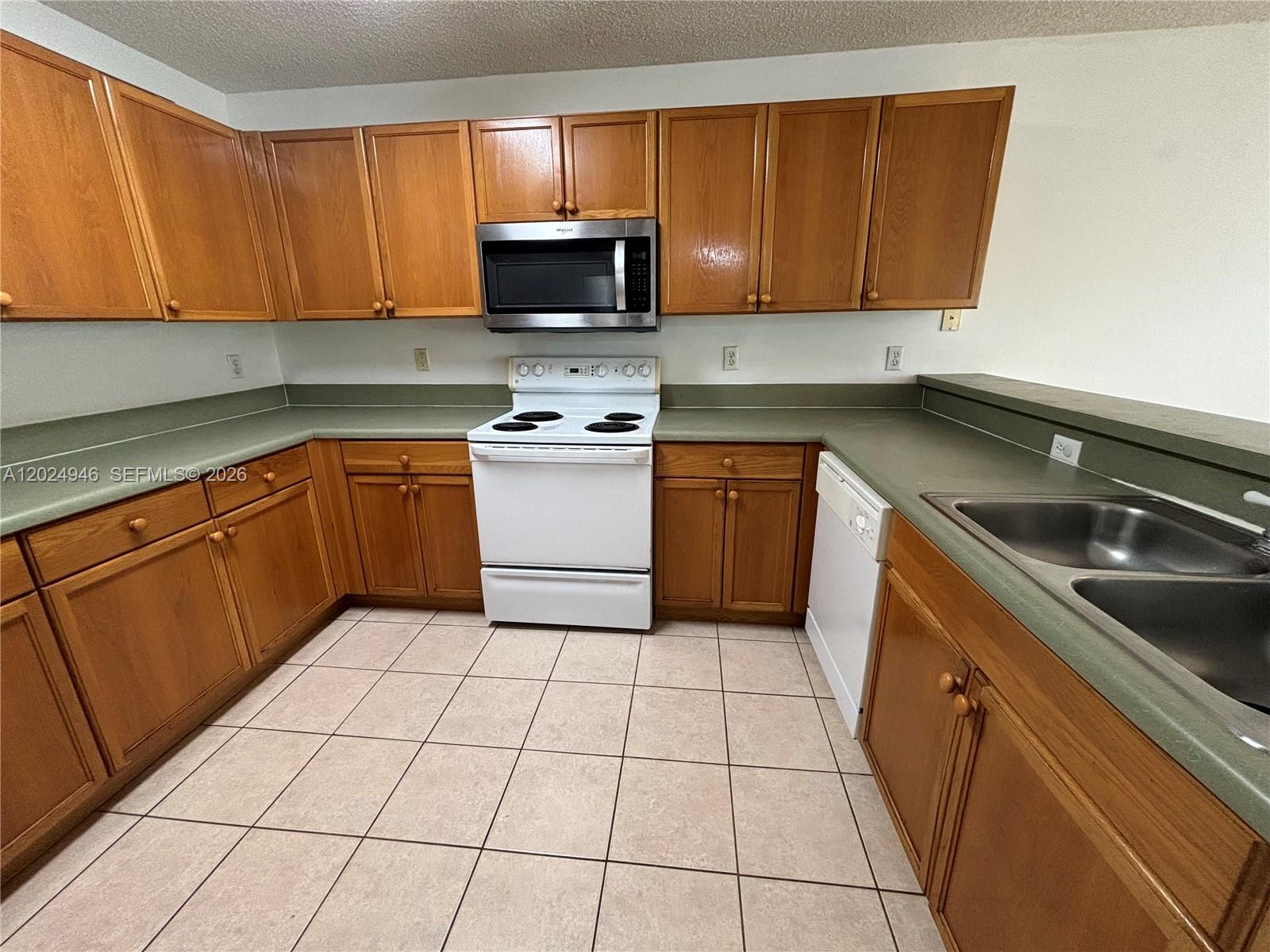 HOME DYNAMICS SUNRISE PLA - Residential Lease