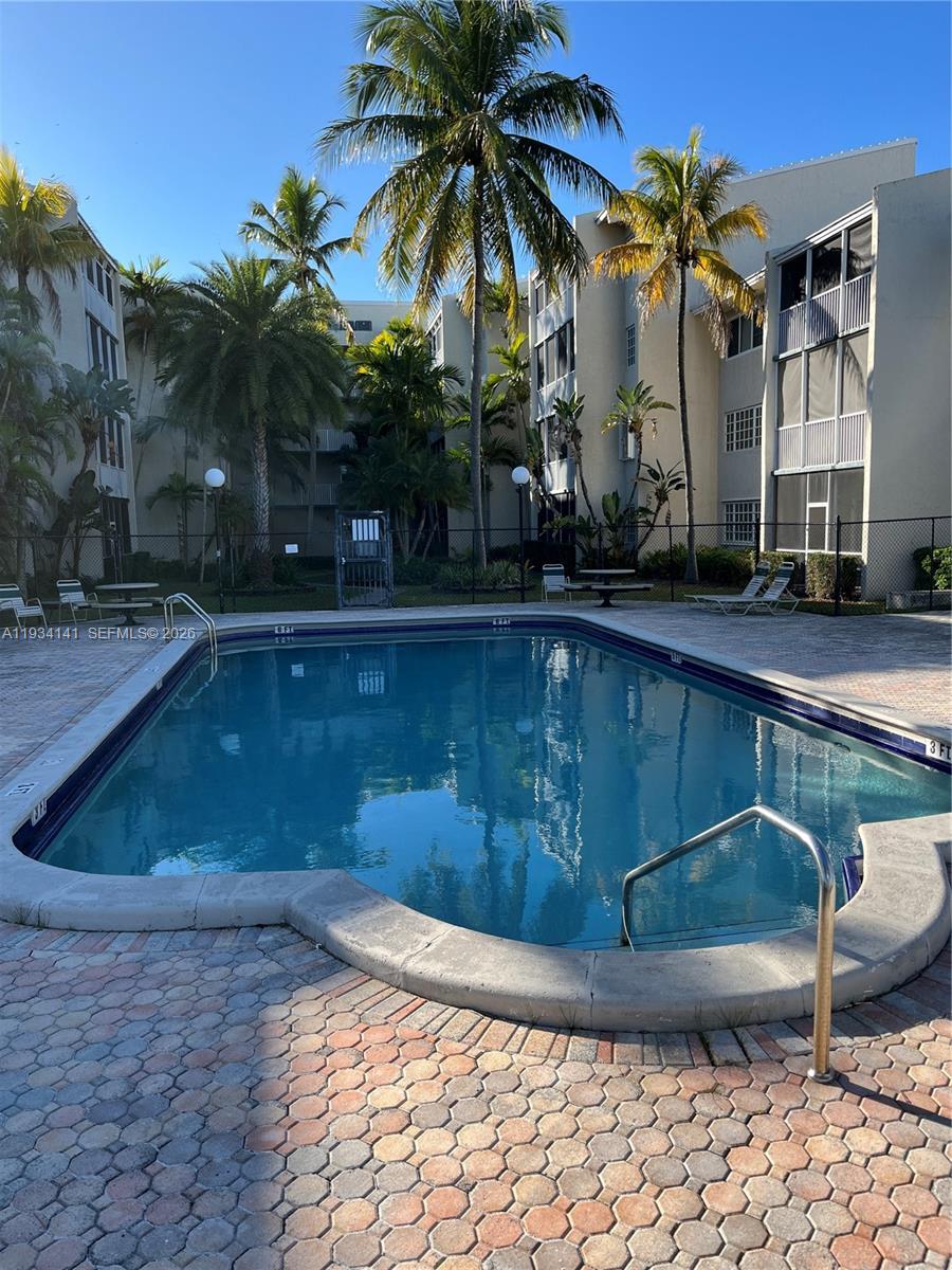 COVE CONDO PHASE I - Residential