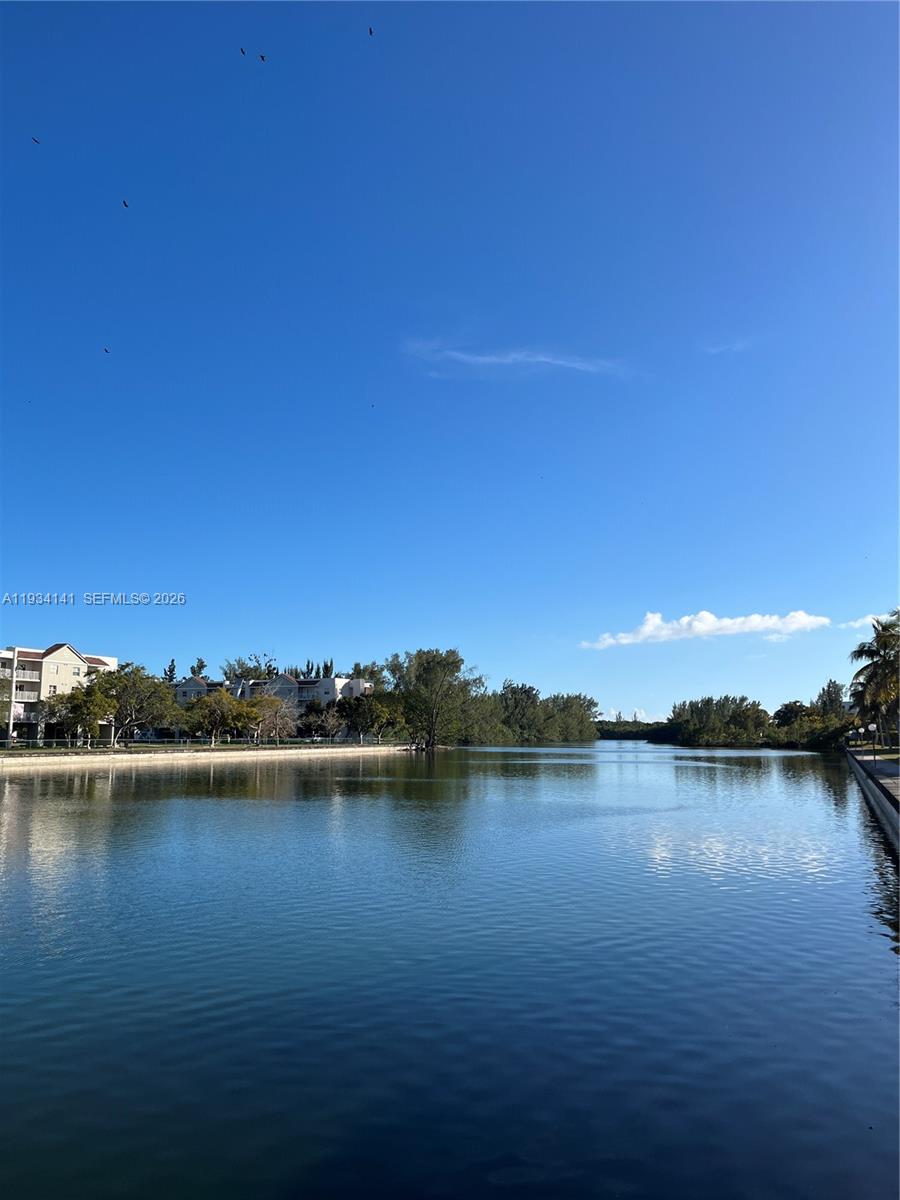 COVE CONDO PHASE I - Residential
