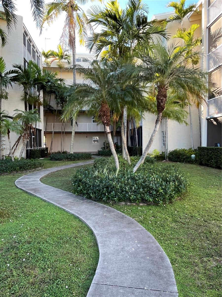 COVE CONDO PHASE I - Residential