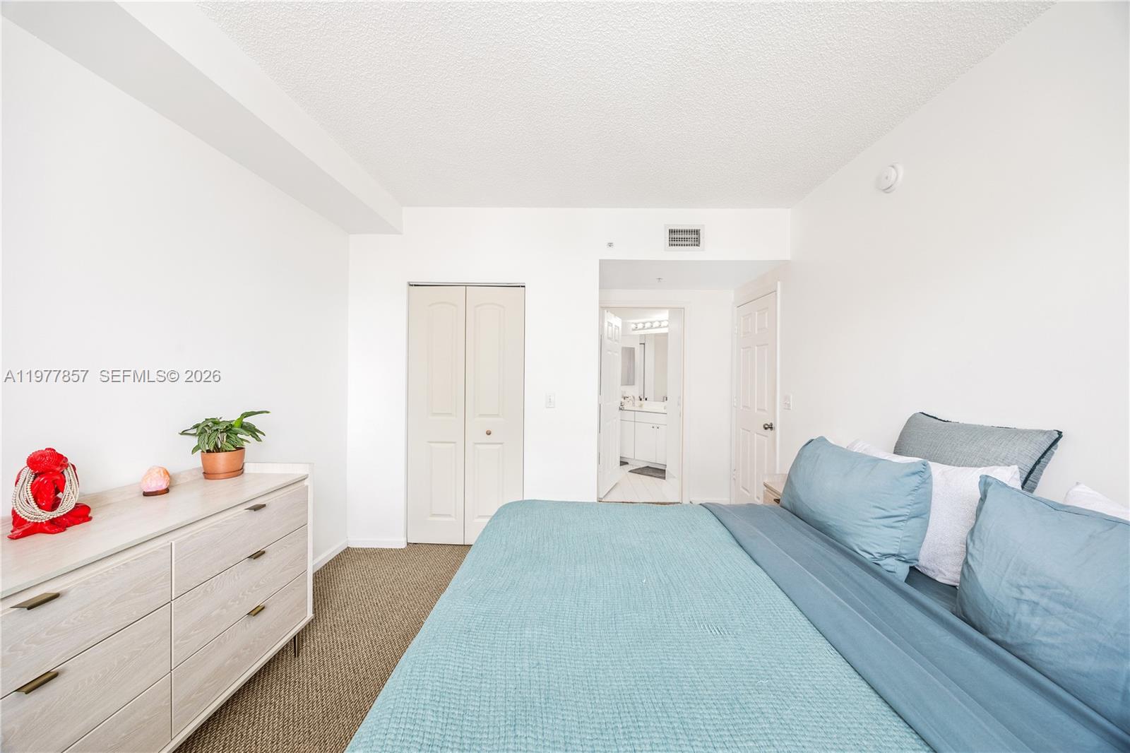 PORTO BELLAGIO CONDO - Residential