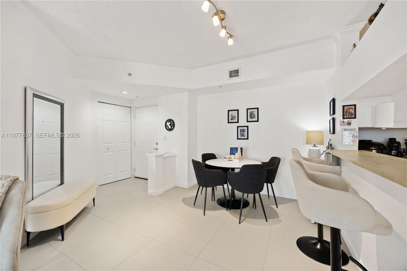 PORTO BELLAGIO CONDO - Residential