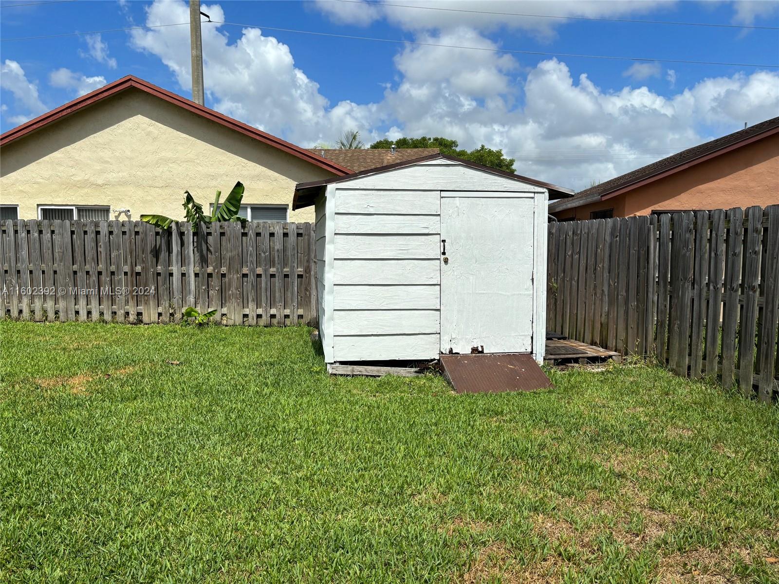 PINE NEEDLES EAST HOMES S - Residential