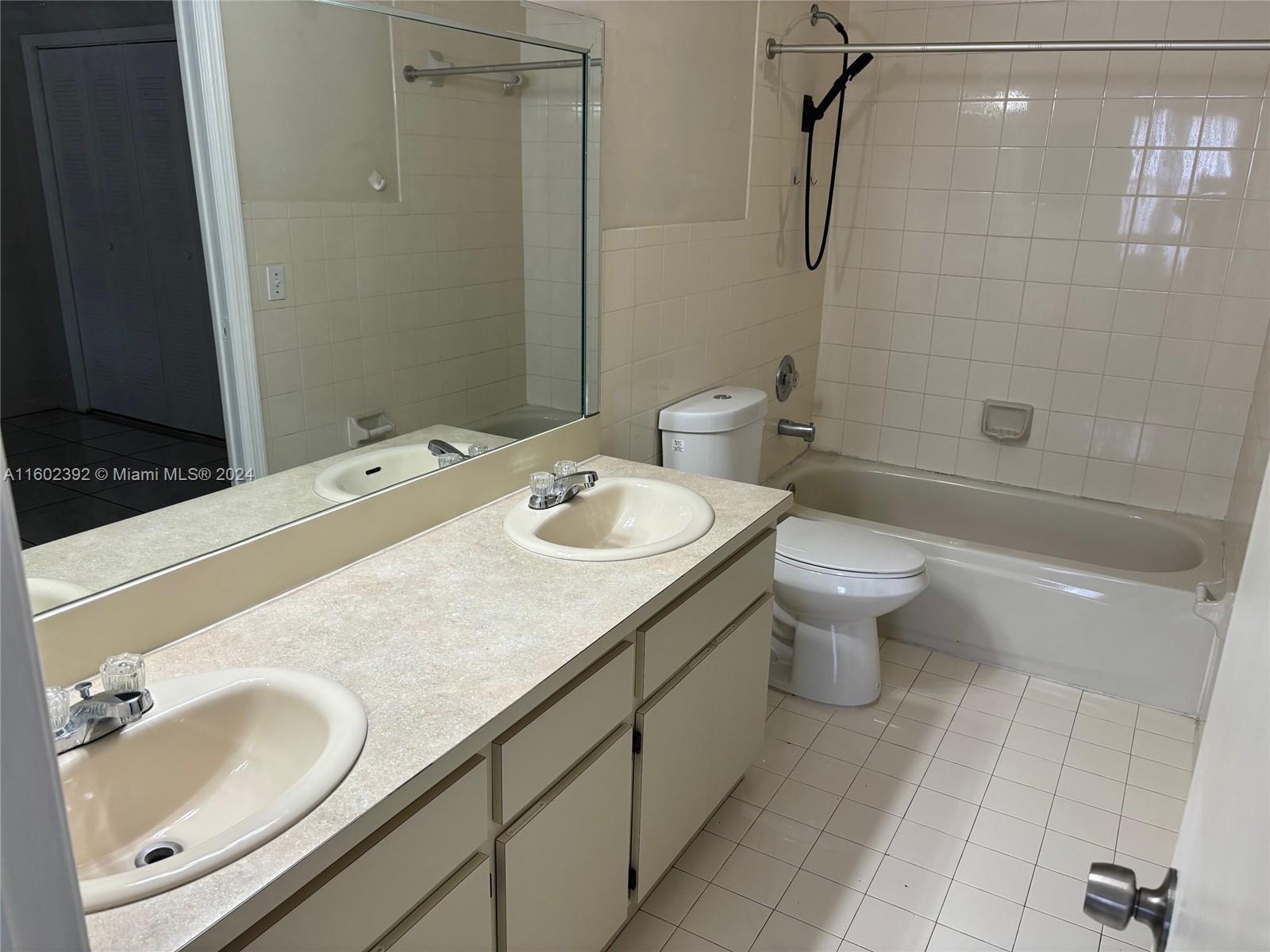 PINE NEEDLES EAST HOMES S - Residential